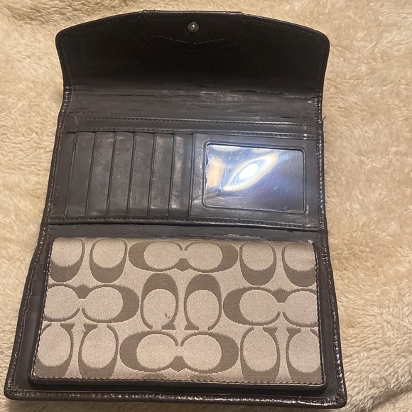 Wallet - Picture 2 of 5